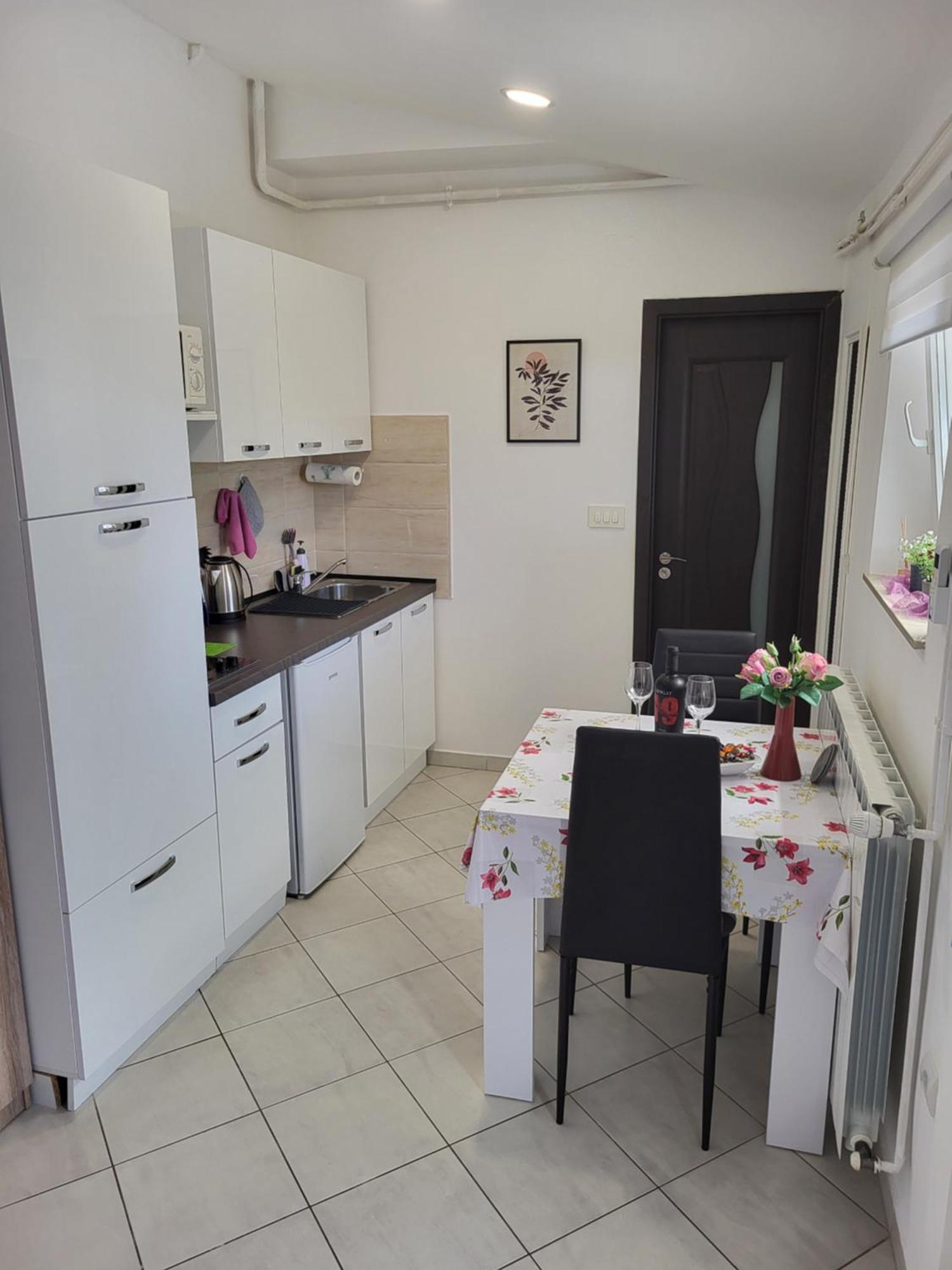 Studio Apartment City With Free Parking Πούλα Εξωτερικό φωτογραφία